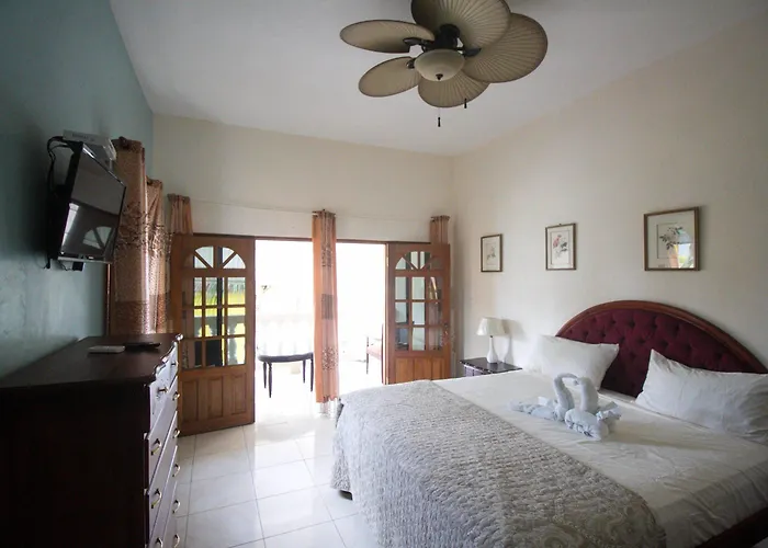 Chateau Margarite Bed And Breakfast Gasthof